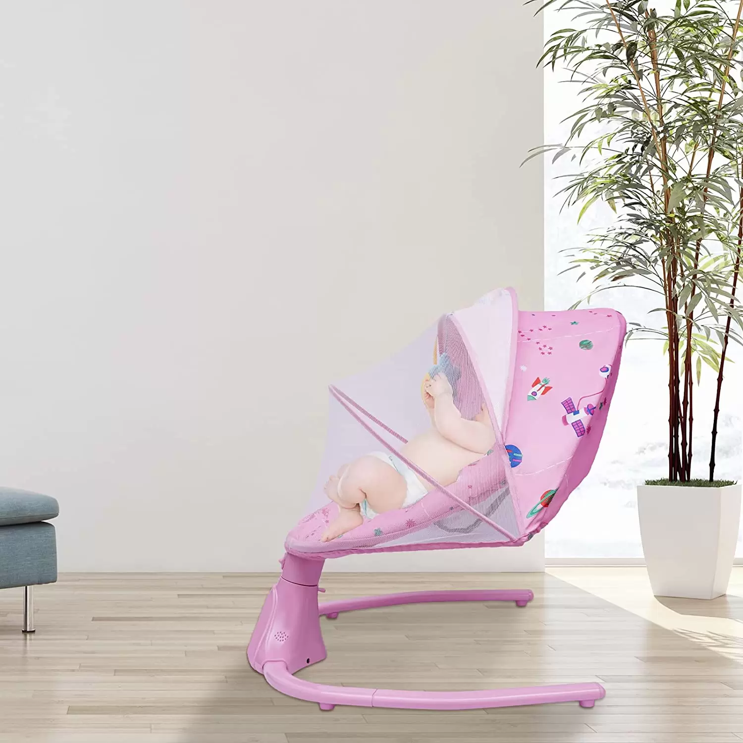 Babywippe Elektrische Schaukel Ferngesteuerter mit 4 Schaukelhöhen Timing Funktion Musik Abnehmbares Moskitonetz